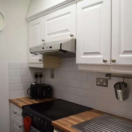 Apartment 1 Bedroom In